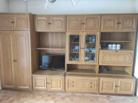 Poklanjam regal za dnevni boravak