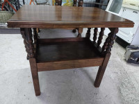 drveni stolić(puno drvo)72x76x56cm