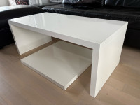 Moderni bijeli stolić za dnevni boravak (medijapan) - SNIŽENO!!!