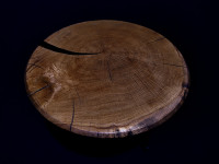 Okrugli stol od prirodnog drva (hrasta) s epoxi smolom