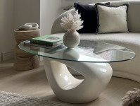 Ovalni stakleni stolic za dnevni boravak