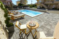 Apartman Amaris s bazenom - Biograd na moru