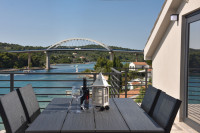 Apartmani Mareta - prvi red do mora - 4 osobe