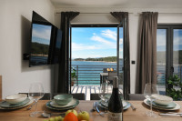 Apartmani Mareta - prvi red do mora - 6 osoba