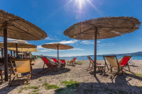 APP 2+1 U SUKOŠANU OD 25 EURA 100 METARA OD PLAŽE,VEĆI DIO DANA U HLAD