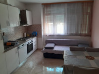 Iznajmljujem apartman u centru grada