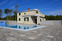 Villa Sana, Otok Vir