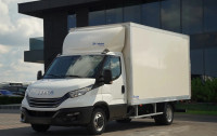 Iveco Daily 35-160 s kontejnerom 4,3 m, utovarnom rampom Sorensen 750