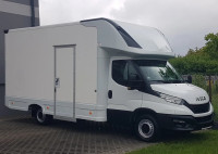 Iveco Daily niskopodni kontejner 4,43 × 2,23 × 2,42 m