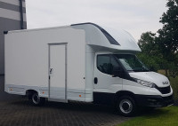 Iveco Daily niskopodni kontejner 4,44 × 2,23 × 2,42 m, klima, food tru