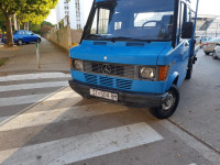 Mercedes 210d  2000e