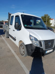 Nissan nv 400