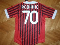 Milan ; Robinho 70