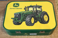 JOHN DEERE - KUTIJA SA PUZZLAMA