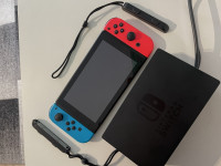 Nintendo Switch (crveni & plavi Joy-Con kontroler)
