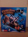 pirate boat balancing game, pingvini na brodu