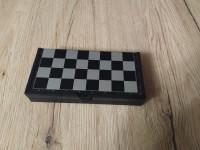 Šah mini magnetni 13*13 cm.