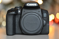 Canon Eos 850D sa 18 55mm MINT Garancija