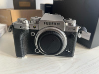 Fuji XT4 + fuji 35mm f2 + fuji 16-80mmf4