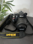 Nikon D3200 s objektivom 18-55 i torbom
