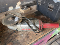 Električna kutna brusilica