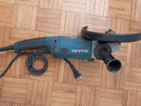 MAKITA kutna brusilica 220V 2.2KW