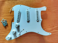 Fender Pre-Wired Strat Pickguard