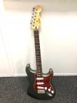 SQUIER STRATOCASTER. R1, RATE!