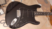American Standard Blackout Fender Stratocaster -TOP