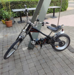 Custom Schwinn Stingray električni bicikl
