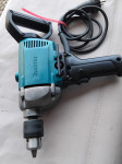 Bušilica Makita.