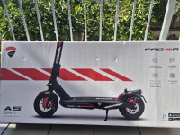 Električni romobil DUCATI PRO III R