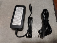 punjač za romobile šauma i dr, novi 18 E