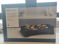 Prodajem električni roštilj Electrolux ETG340 EasyGrill