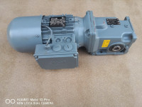 Elektro motor s reduktorom i kočnicom