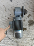 Trofazni elektromotor sa reduktorom