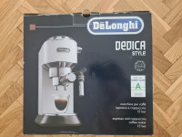Delonghi Dedica Aparat za kavu (espresso)