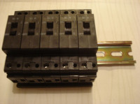 Automatski osigurač 30A