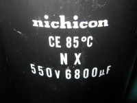 Elektrolitski kondezatori 550 V / 6800 mikro farada