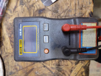 ESC istrument za kondenzatore na elektronici