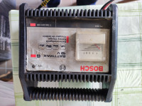 Punjač akumulatora 12V 6 AH Bosch