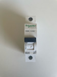 Schneider electric niskonaponski minijaturni prekidač