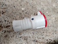 Uticnica za trofaznu struju