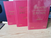 Prodajem komplet riječnika hrvatskog jezika