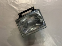 0147408 7R0147408 - PREDNJE LIJEVO FARNO SVJETLO LIJEVO OPEL CORSA