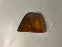 1722.603.1 - PREDNJI DESNI LIJEVI ŽMIGAVAC BMW 3 E36