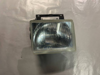 1AE 960 082-03 - PREDNJE DESNO FARNO SVJETLO DESNO OPEL CORSA