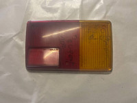 44022 - PLASTIČNI POKLOPAC DESNOG STRAŽNJEG SVJETLA PEUGEOT 104 SEIMA