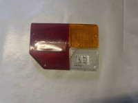 55 121683 - PLASTIČNI POKLOPAC DESNOG STRAŽNJEG SVJETLA FIAT 128 CL