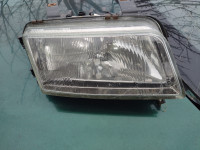 Audi A4 b5 desni far